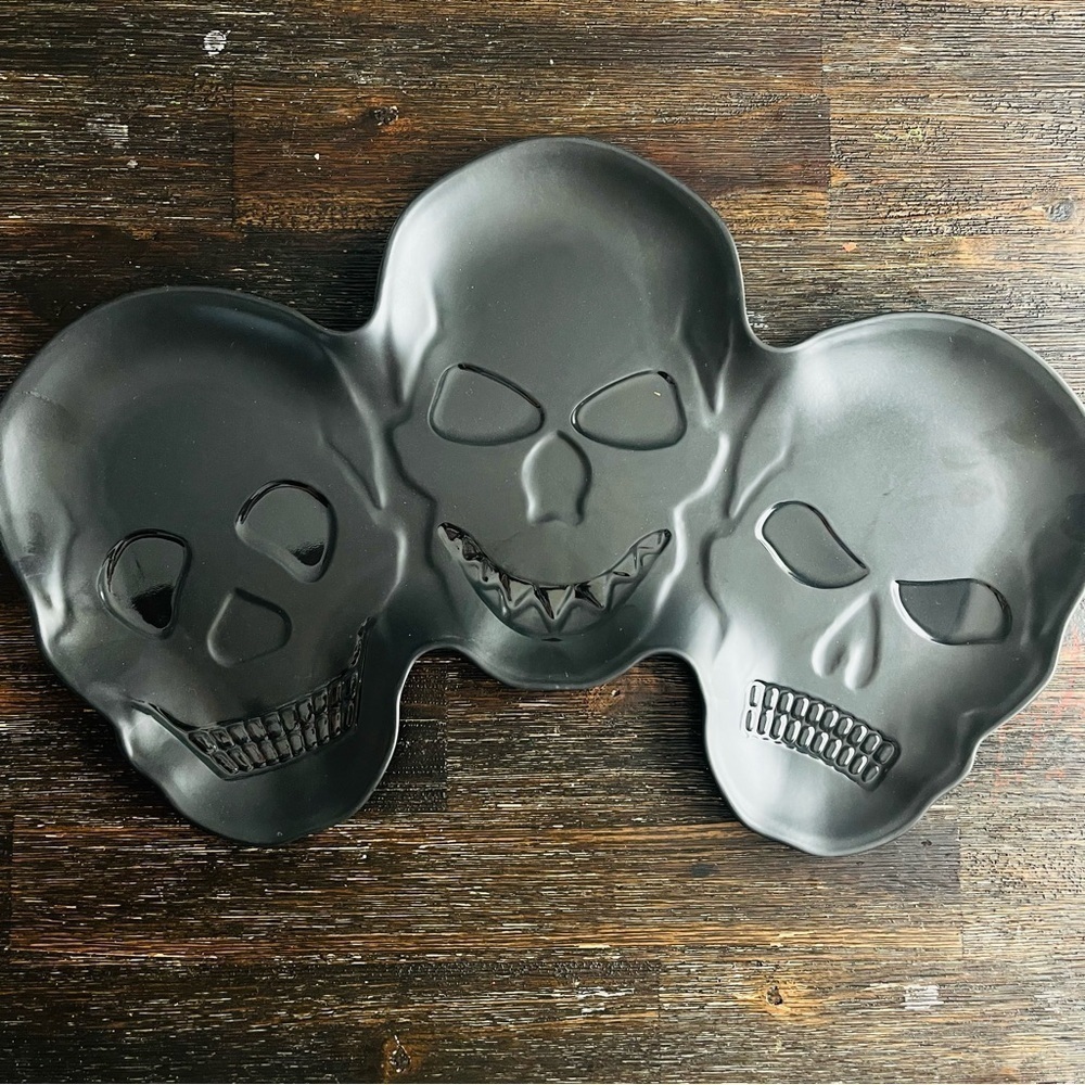 Black skull trinket decor Halloween tray